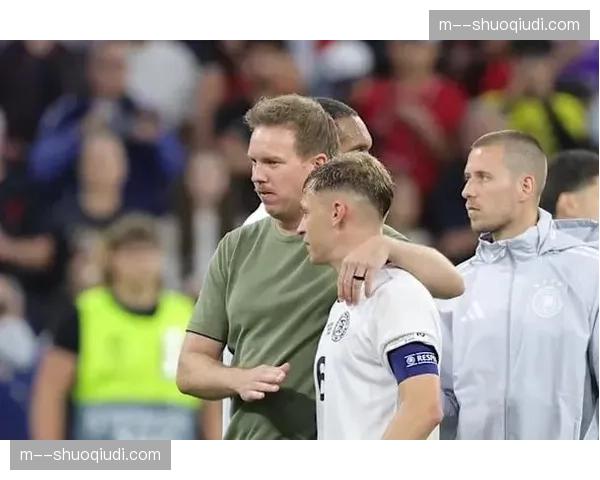 纳格尔斯曼确立基米希右后卫定位 放弃中场改造引发讨论